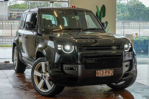 2025 Land Rover Defender 110 P425 X-Dynamic SE L663