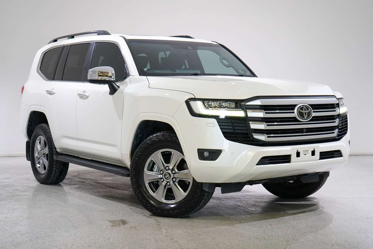 2021 Toyota Landcruiser Sahara FJA300R