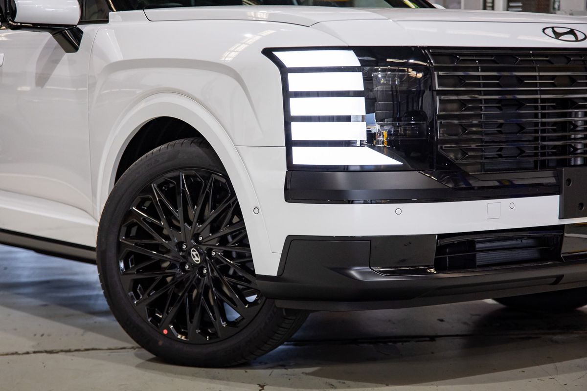 2026 Hyundai Palisade Calligraphy Black Ink LX3.V2