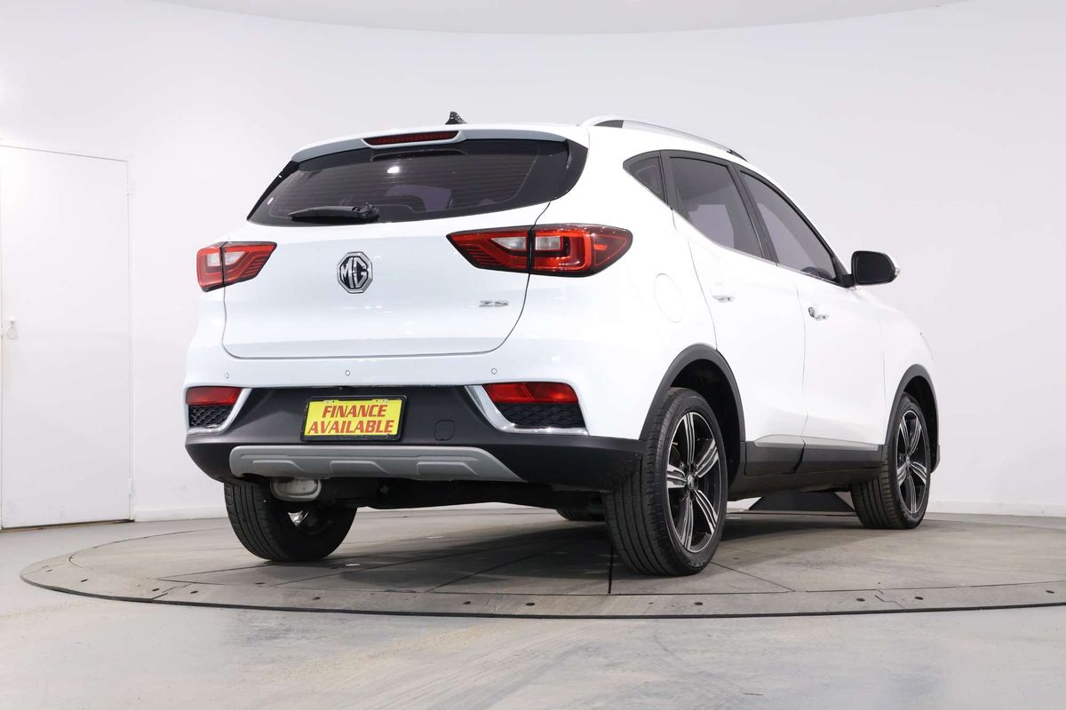 2018 MG ZS Essence AZS1