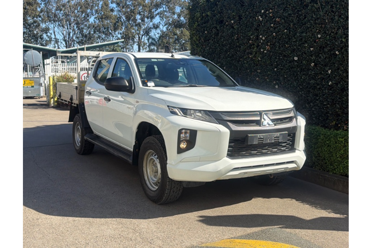 2023 Mitsubishi Triton GLX MR 4X4