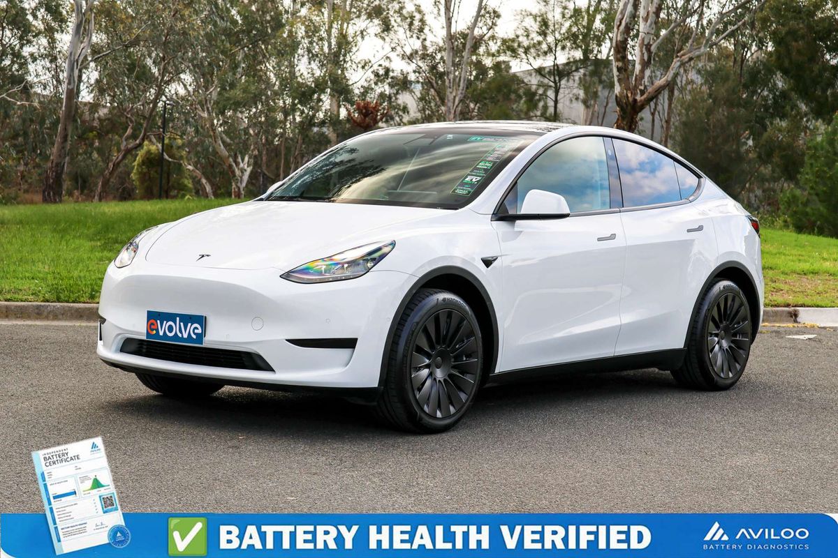 2024 Tesla Model Y Rear-Wheel Drive
