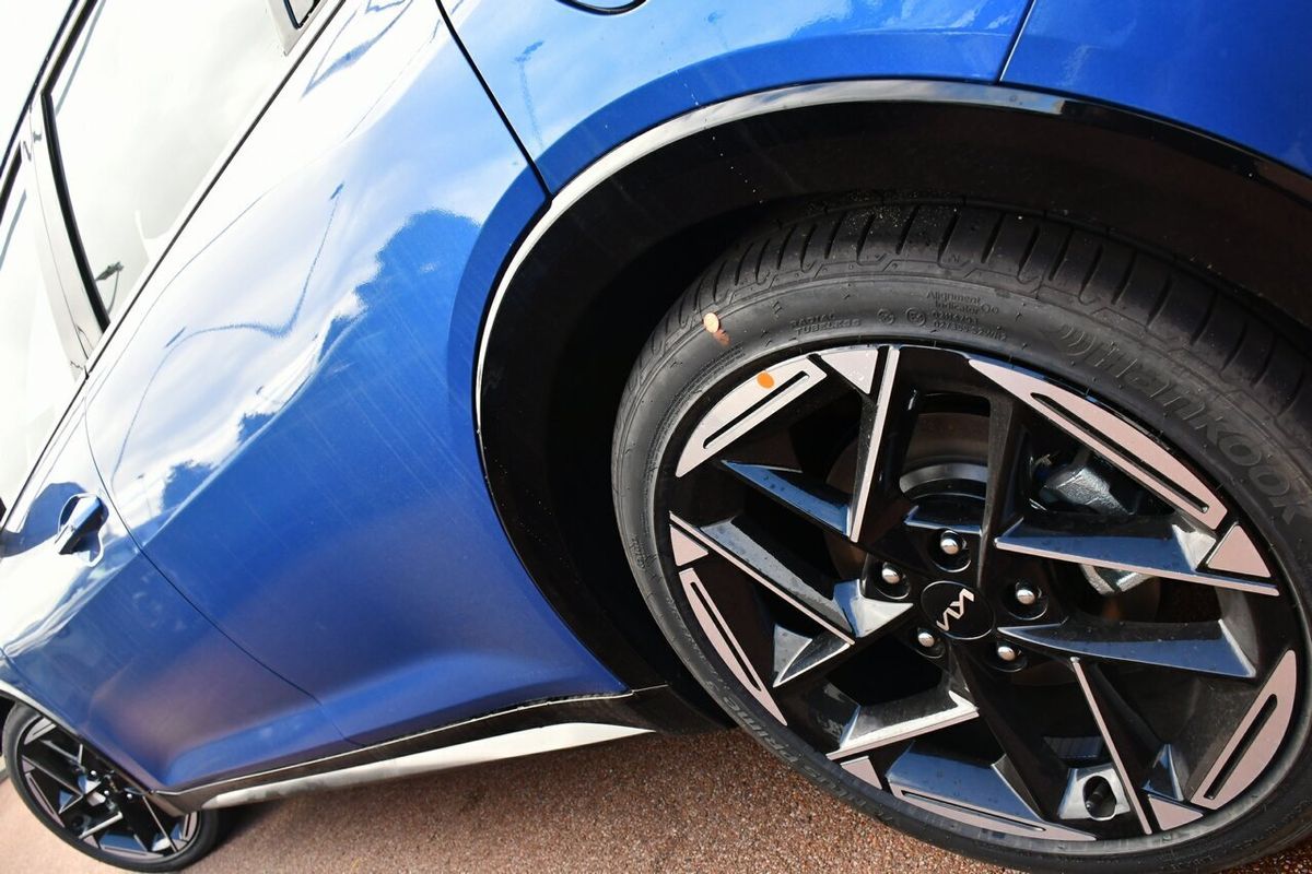 2025 Kia K4 GT-Line CL4m