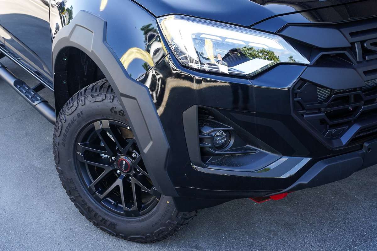 2026 Isuzu D-MAX BLADE 4X4