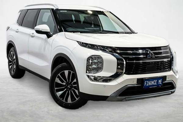 2025 Mitsubishi Outlander LS ZM