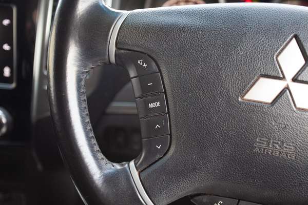 2018 Mitsubishi Pajero GLX NX thumb-21