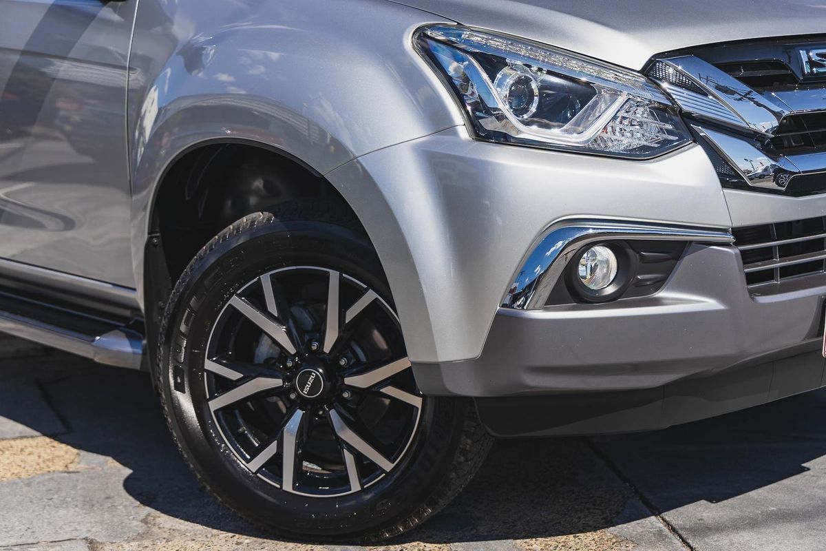 2020 Isuzu MU-X LS-T