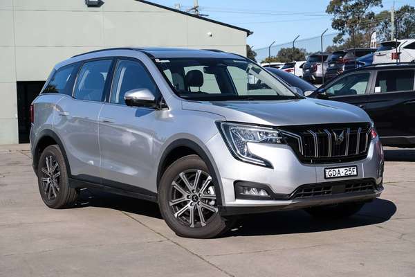 2025 Mahindra XUV700 AX7L