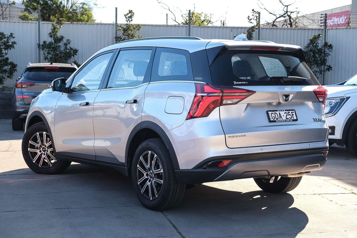 2025 Mahindra XUV700 AX7L
