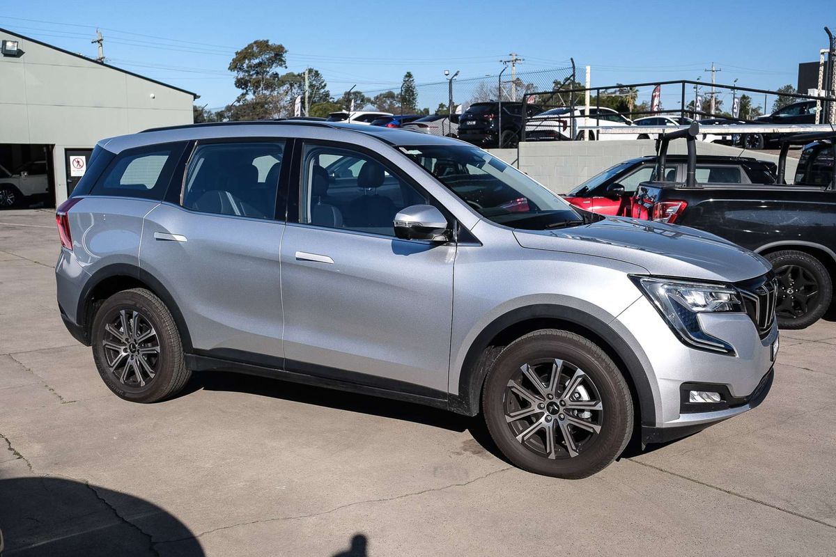 2025 Mahindra XUV700 AX7L