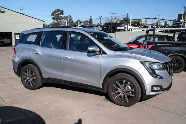 2025 Mahindra XUV700 AX7L
