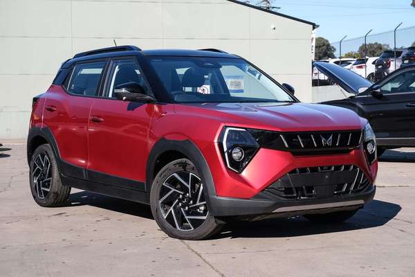 2025 Mahindra XUV3XO AX7L