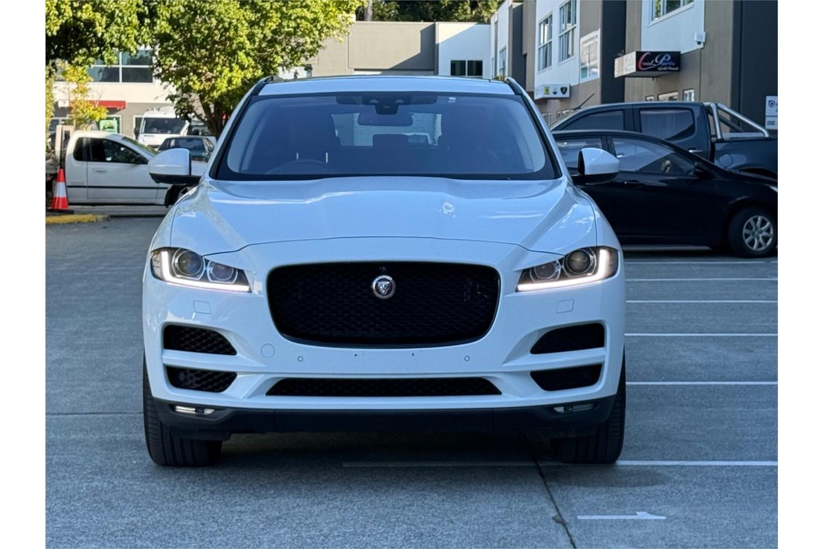 2017 Jaguar F-PACE 30d Prestige X761