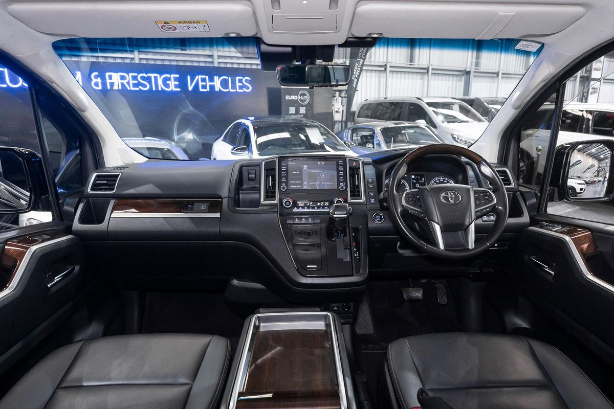 2021 Toyota Granvia VX GDH303R