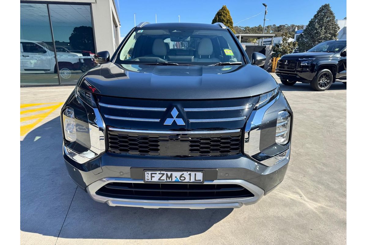 2025 Mitsubishi Outlander PHEV Exceed ZM