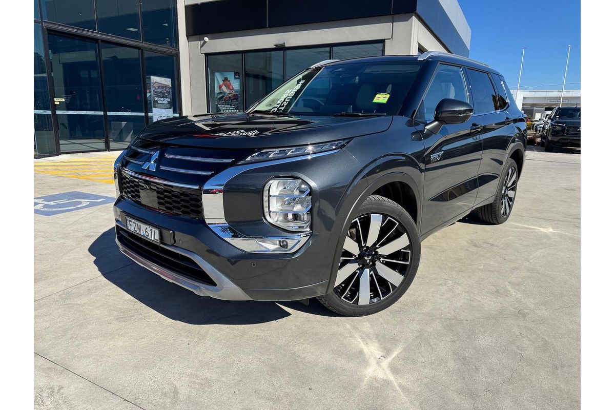 2025 Mitsubishi Outlander PHEV Exceed ZM