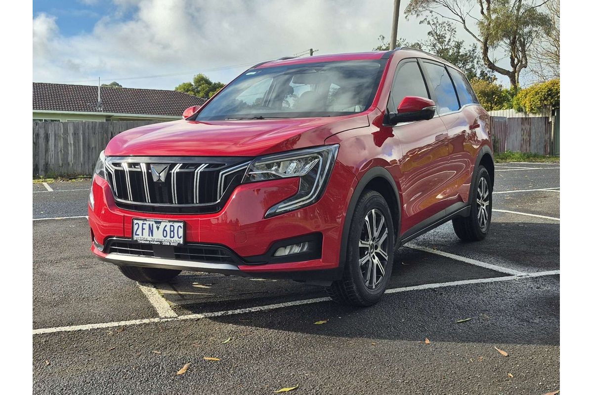 2023 Mahindra XUV700 AX7L