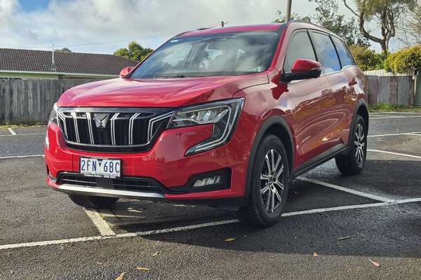 2023 Mahindra XUV700 AX7L
