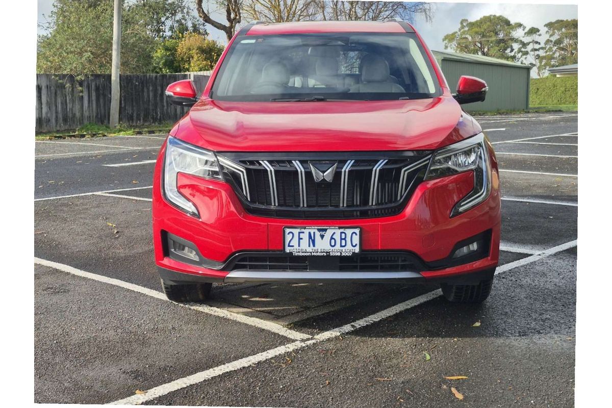 2023 Mahindra XUV700 AX7L