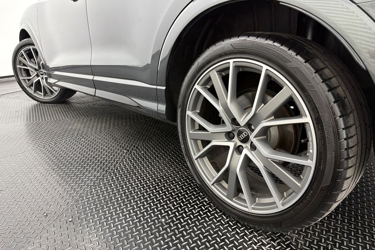 2022 Audi Q3 40 TFSI S line F3