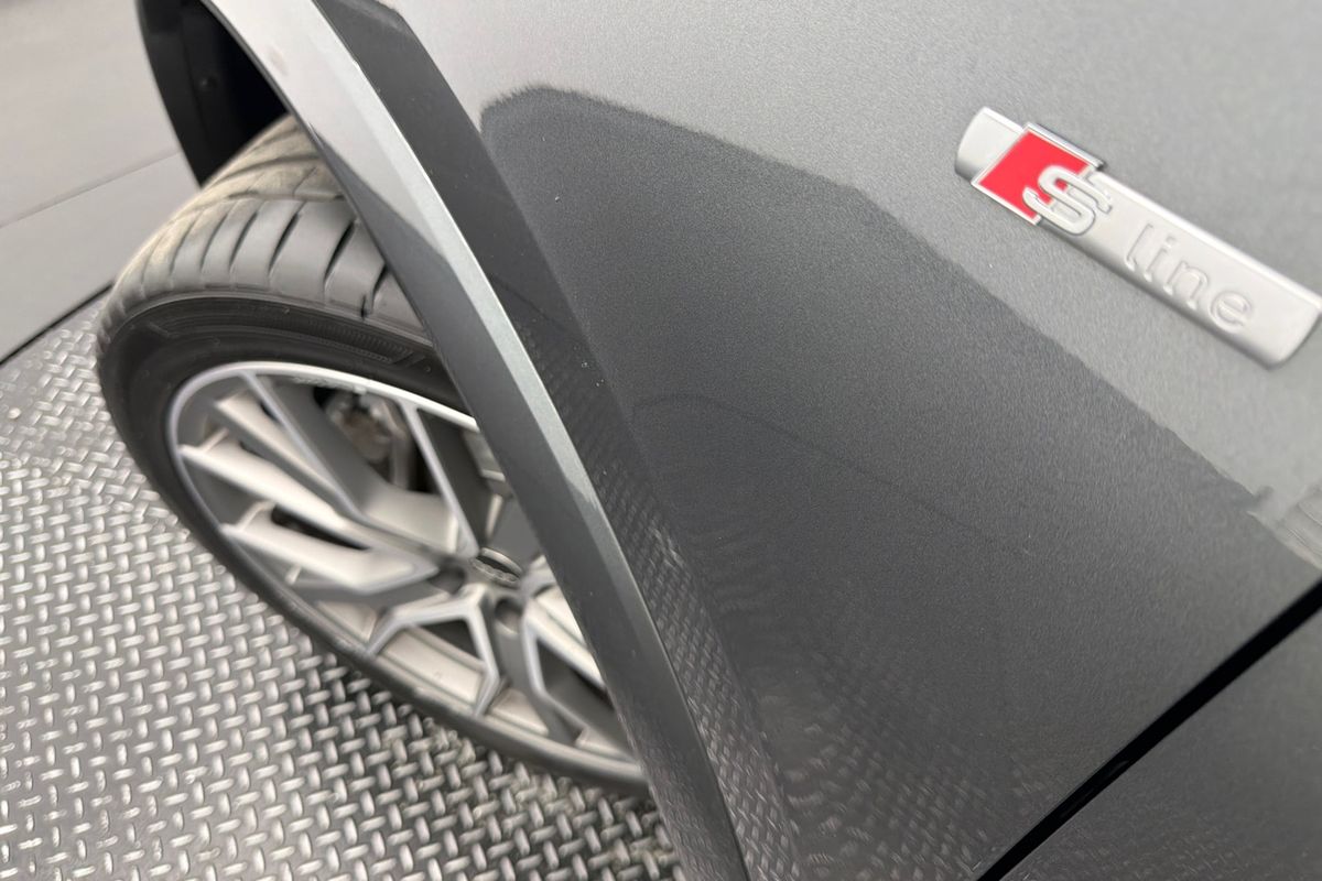 2022 Audi Q3 40 TFSI S line F3