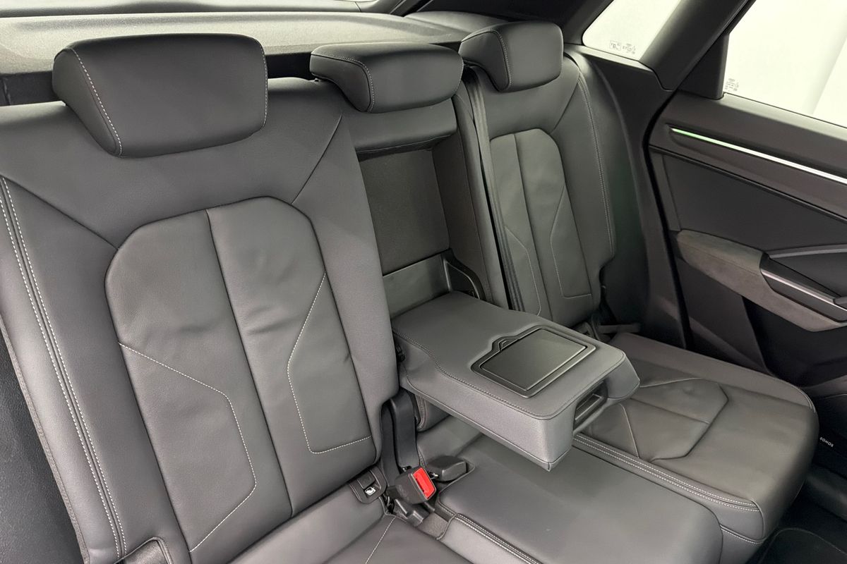 2022 Audi Q3 40 TFSI S line F3