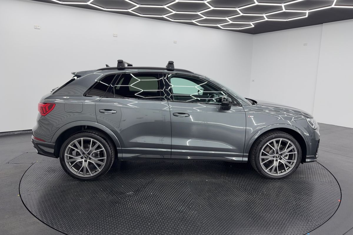 2022 Audi Q3 40 TFSI S line F3