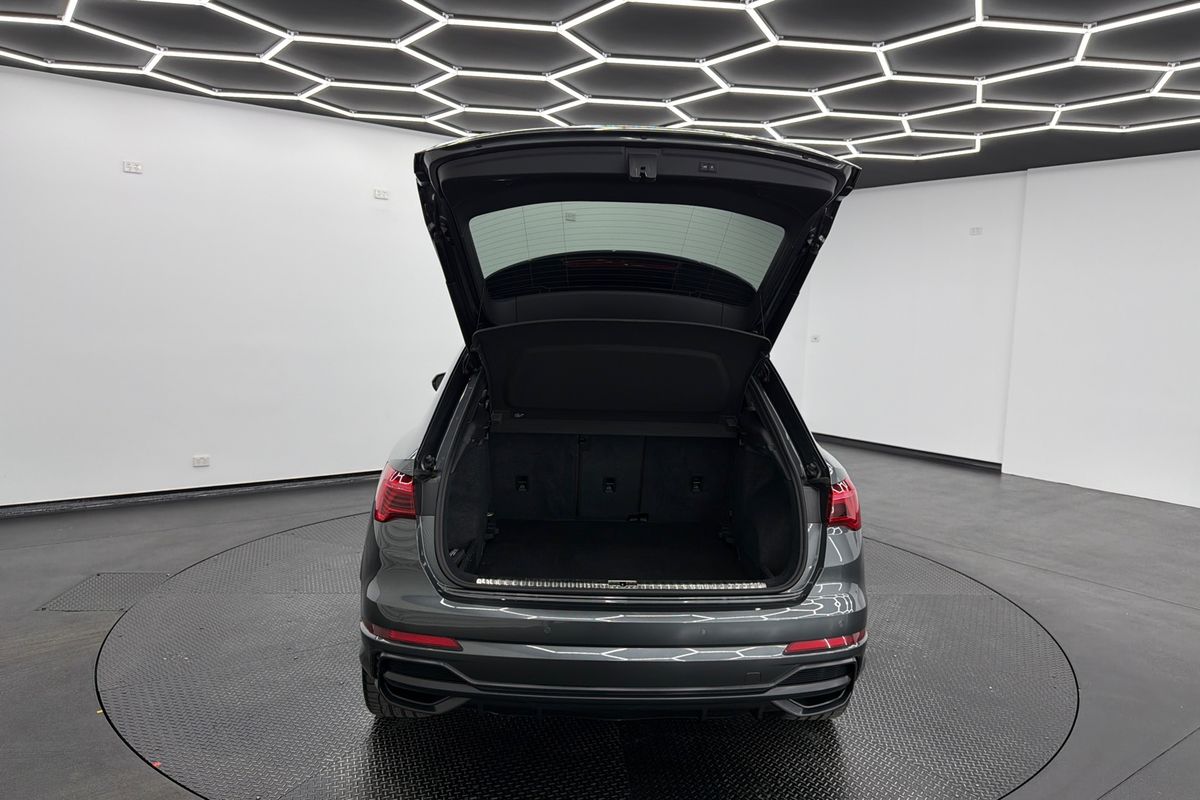 2022 Audi Q3 40 TFSI S line F3