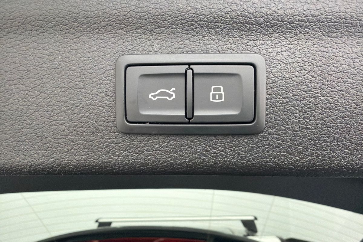 2022 Audi Q3 40 TFSI S line F3