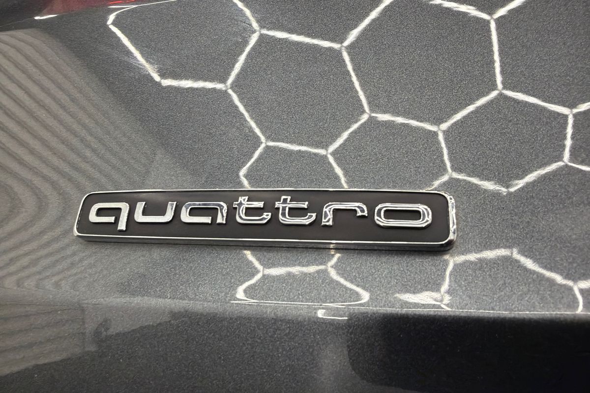 2022 Audi Q3 40 TFSI S line F3