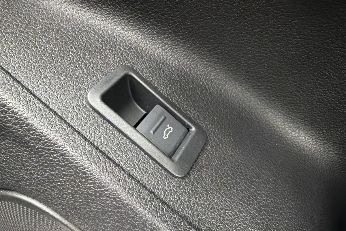 2022 Audi Q3 40 TFSI S line F3