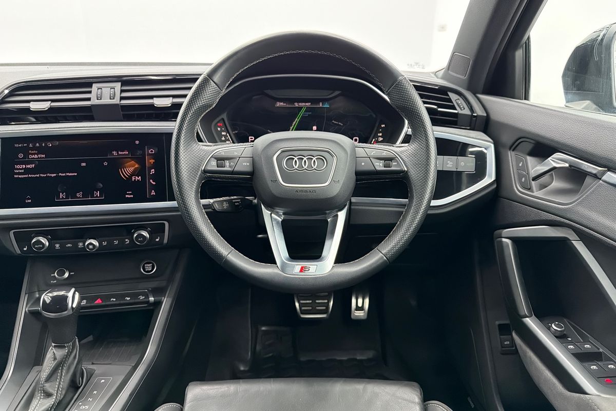 2022 Audi Q3 40 TFSI S line F3