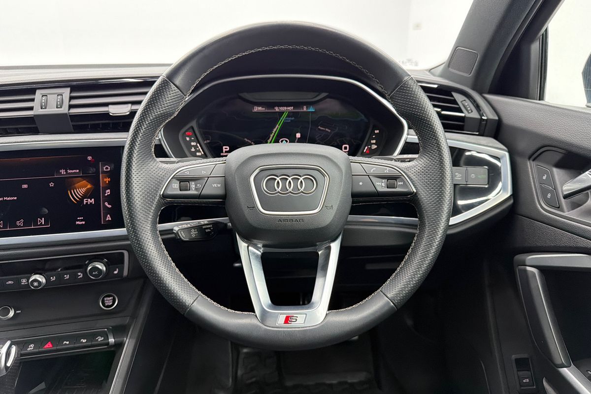 2022 Audi Q3 40 TFSI S line F3