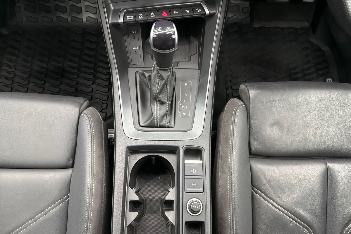 2022 Audi Q3 40 TFSI S line F3