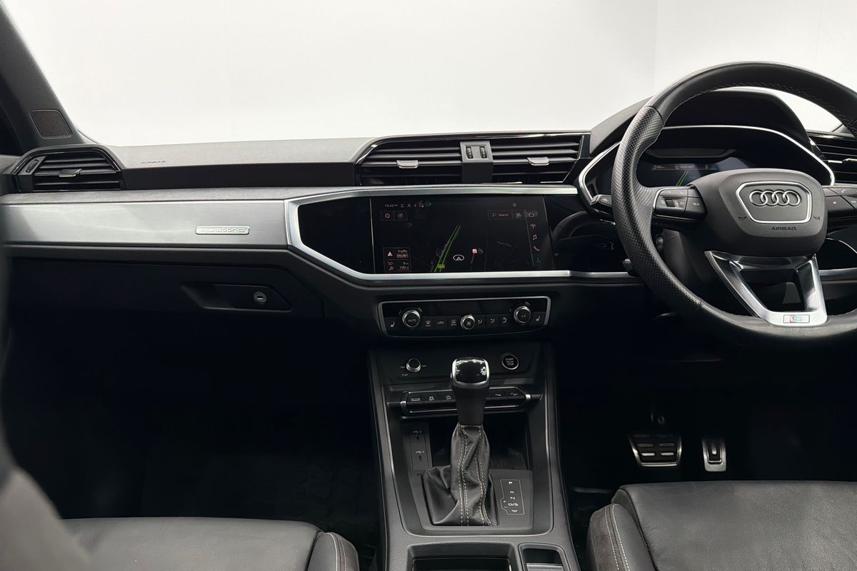 2022 Audi Q3 40 TFSI S line F3