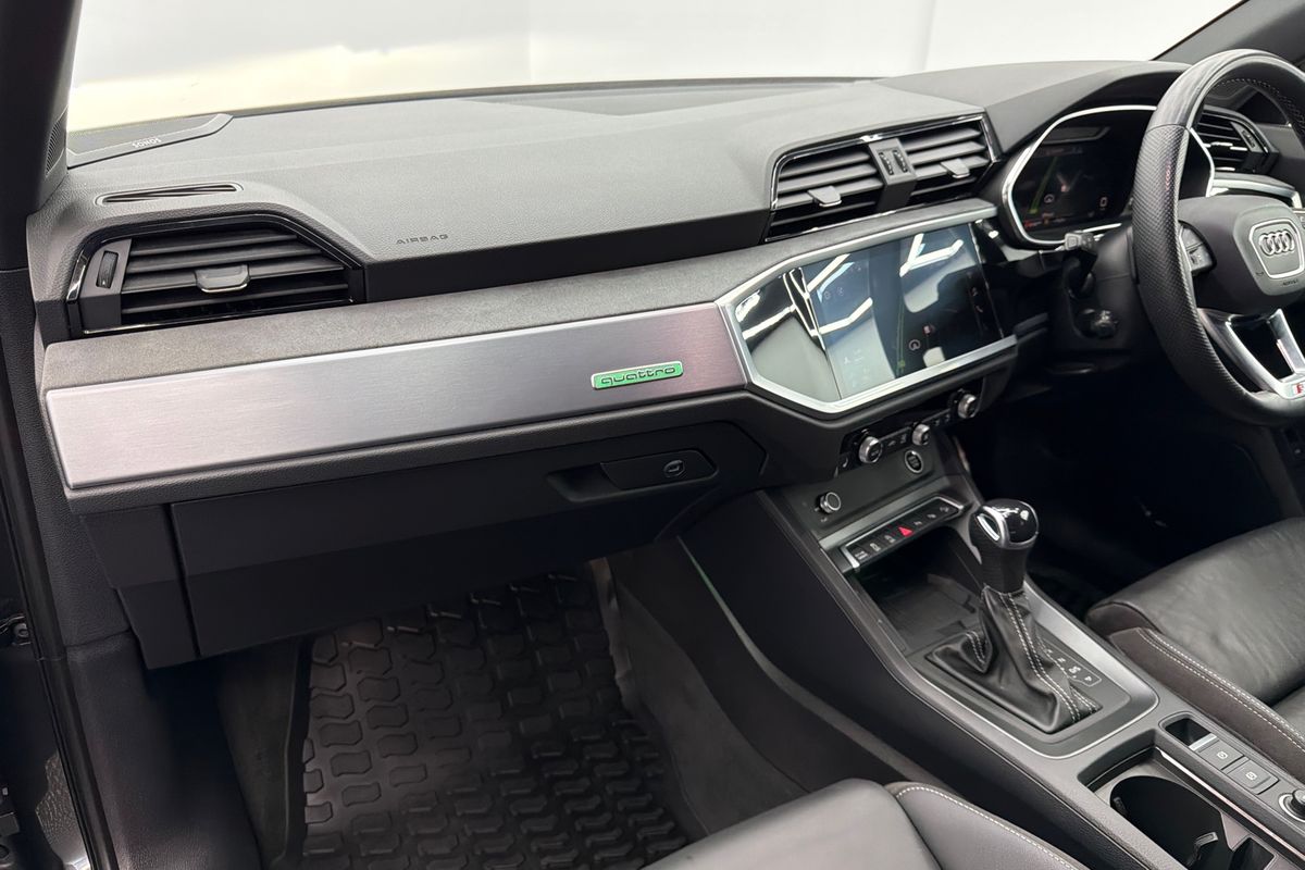 2022 Audi Q3 40 TFSI S line F3
