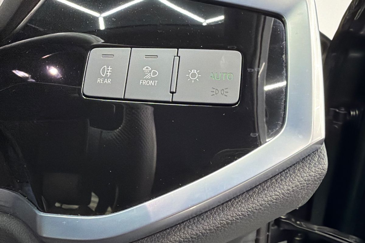 2022 Audi Q3 40 TFSI S line F3