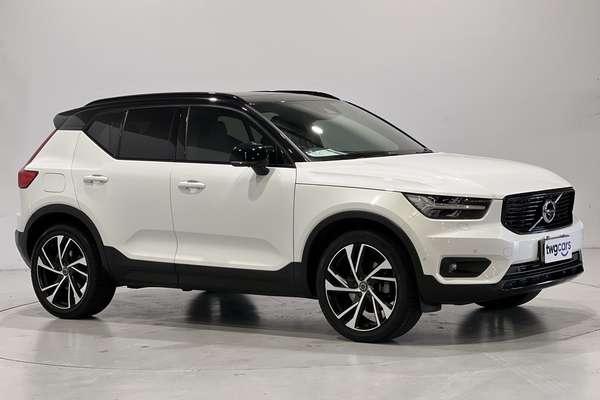 2022 Volvo XC40 T5 R-Design