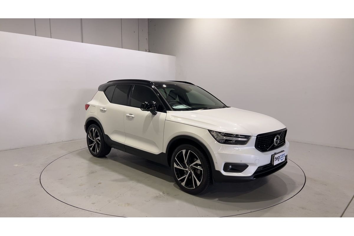 2022 Volvo XC40 T5 R-Design