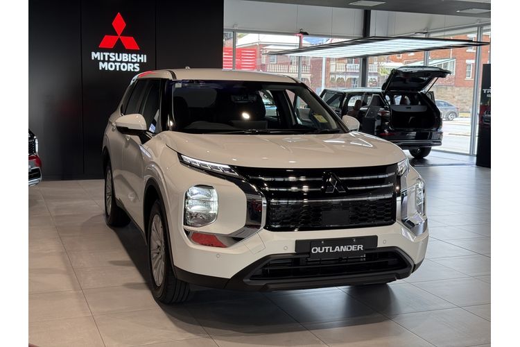 2026 Mitsubishi Outlander ES ZM