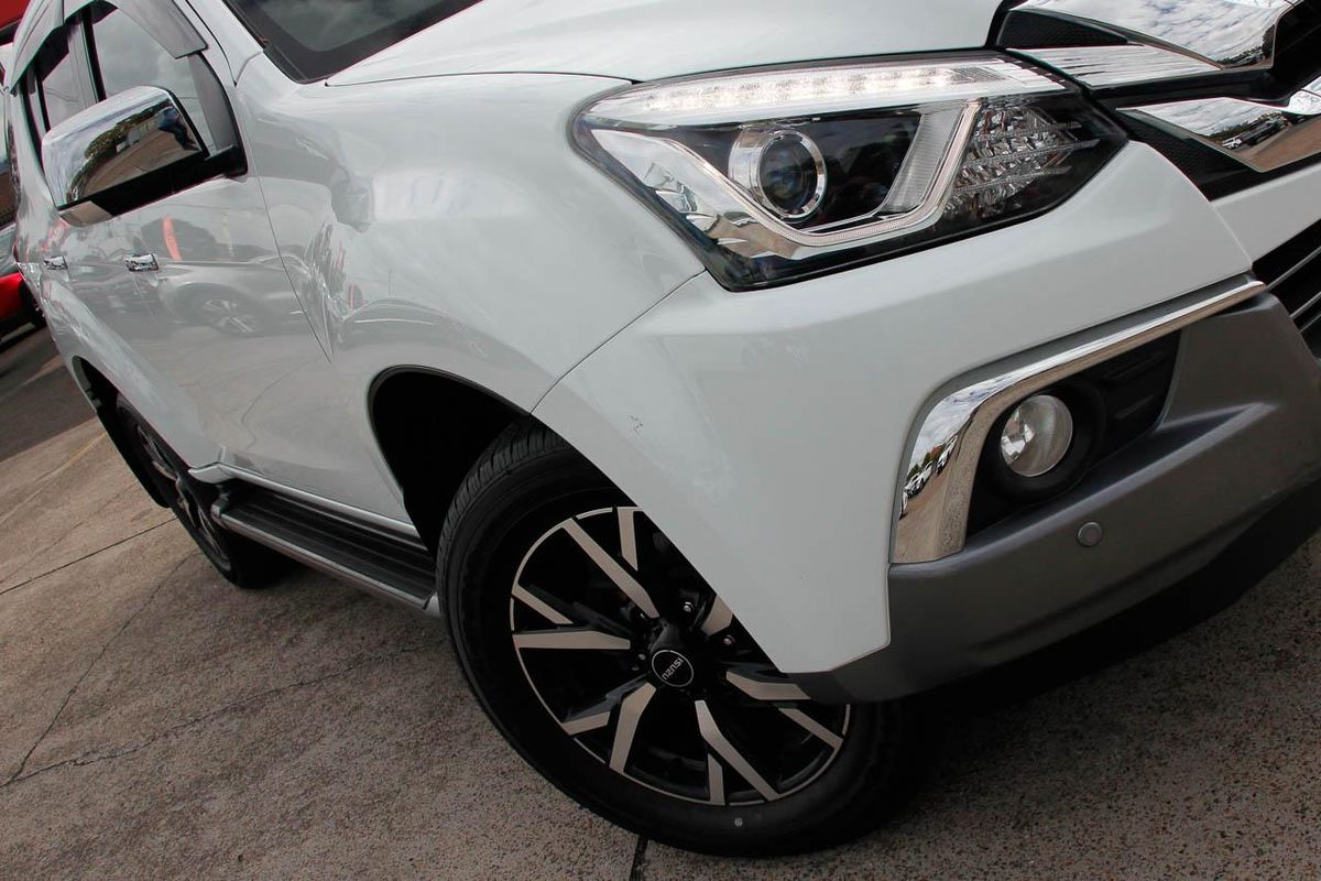 2020 Isuzu MU-X LS-T