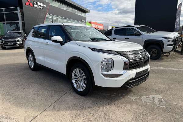 2023 Mitsubishi Outlander ES ZM