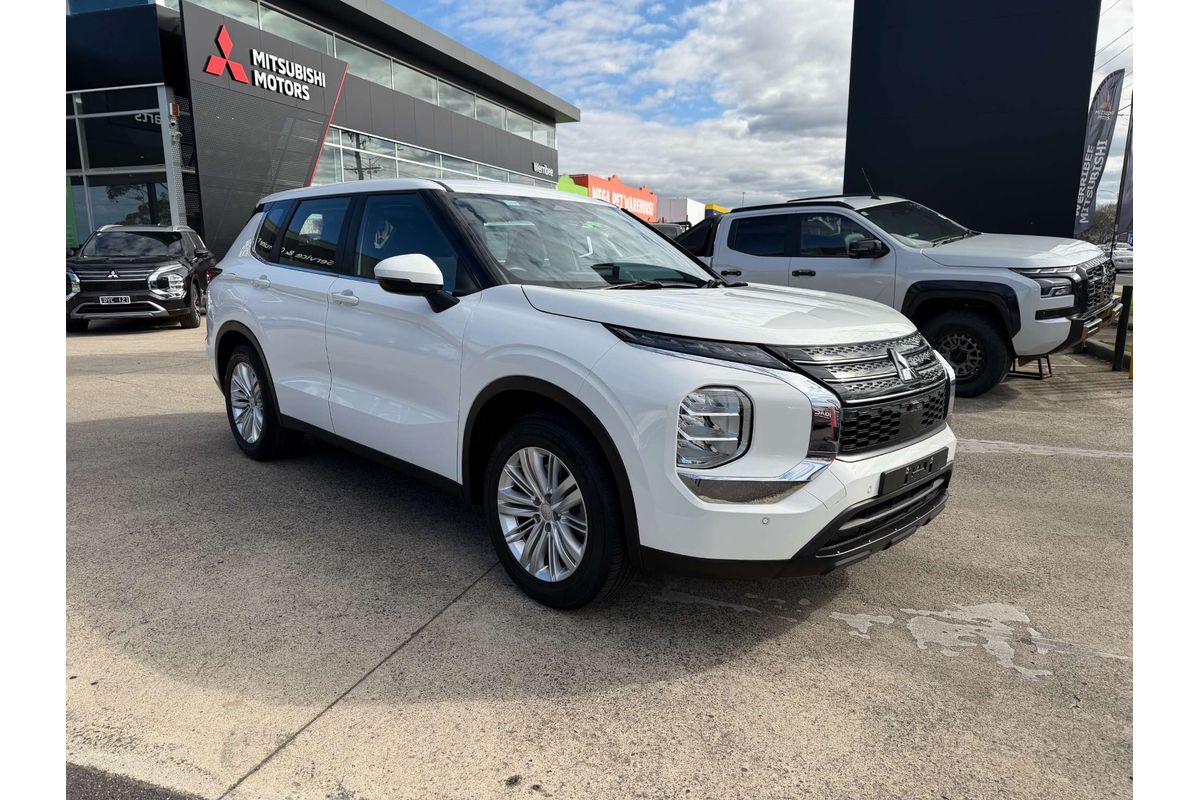 2023 Mitsubishi Outlander ES ZM