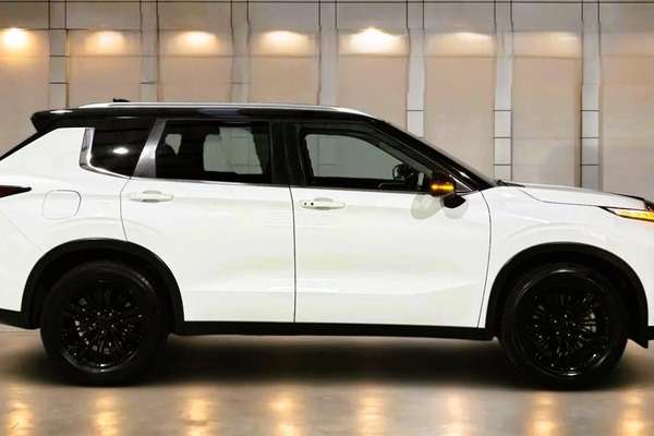 2024 Mitsubishi Outlander ES ZM