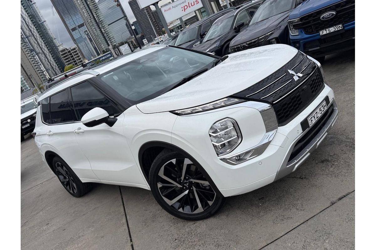 2022 Mitsubishi Outlander Exceed ZM