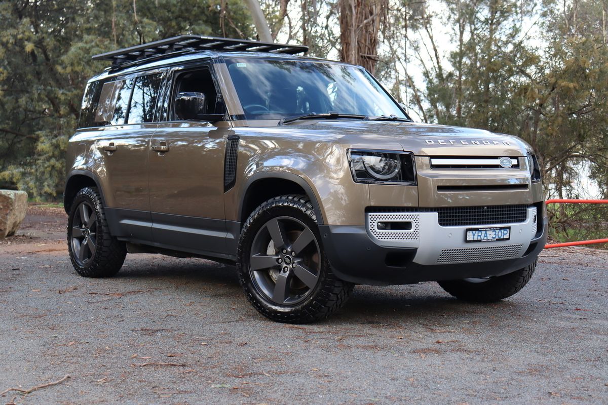 2022 Land Rover Defender 130 D300 SE L663