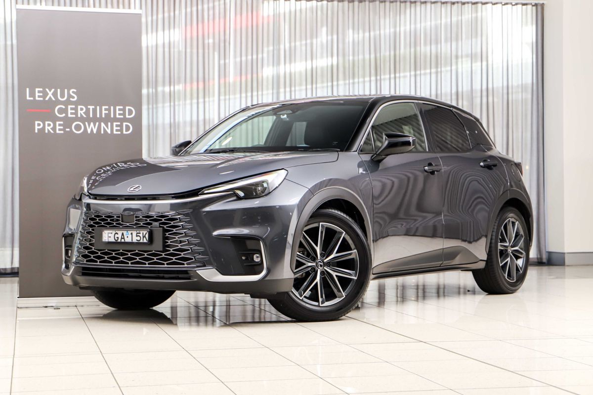 2023 Lexus LBX Luxury MAYH10R