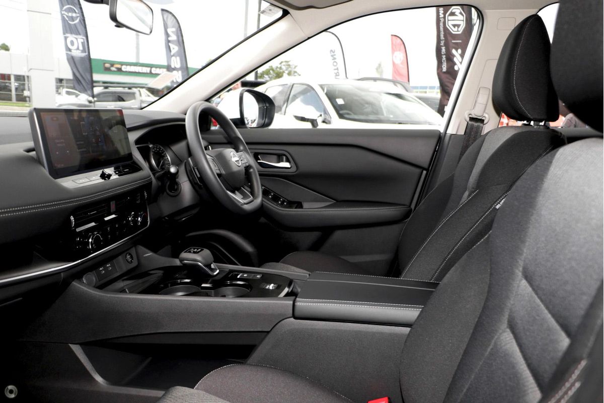 2026 Nissan X-TRAIL ST T33