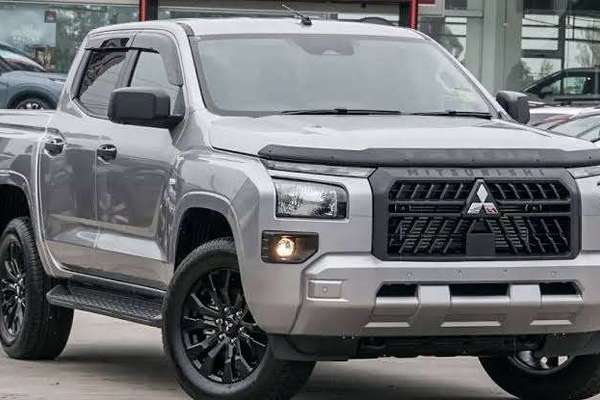 2025 Mitsubishi Triton GLX-R MV 4X4