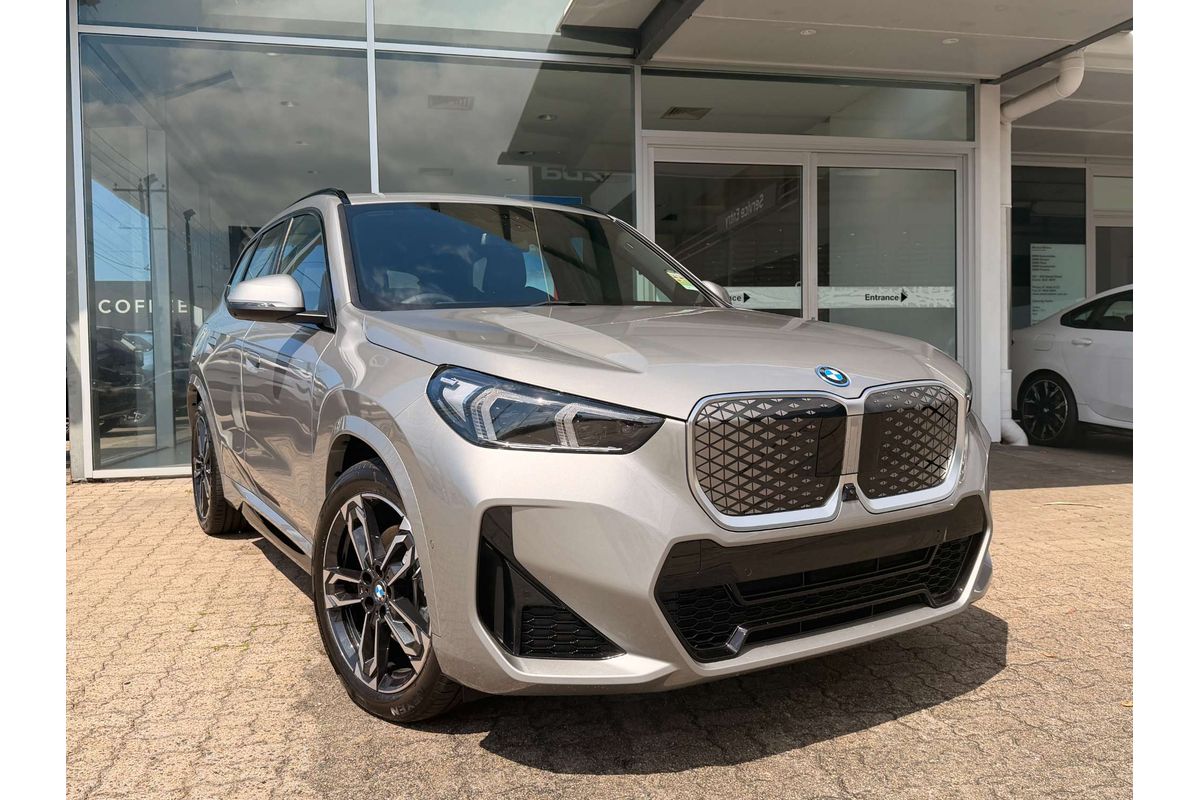 2026 BMW iX1 xDrive30 M Sport U11
